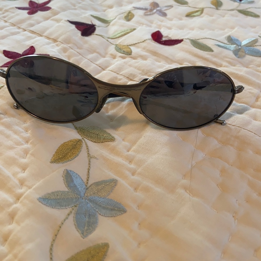Oakley men’s sunglasses